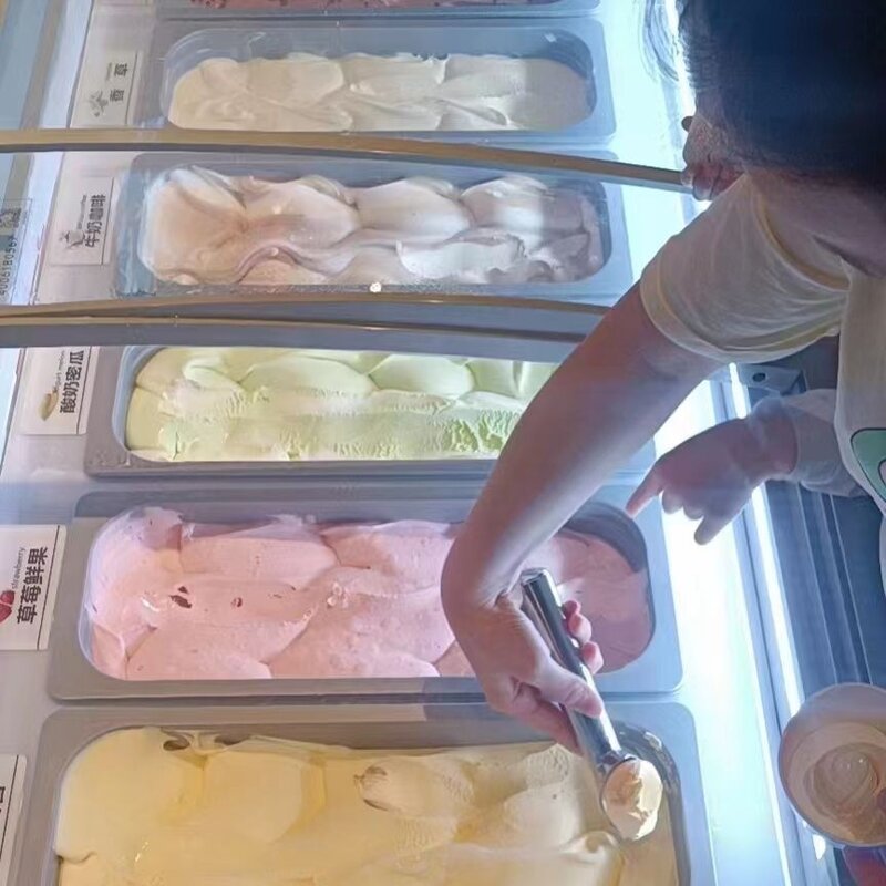 甄优选牛乳餐饮大桶装冰淇淋草莓鲜果冰淇淋 4KG(2)