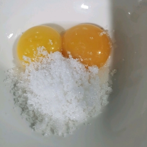 牛奶冰淇淋怎么做好吃（分享最详细的自制冰激凌的做法）